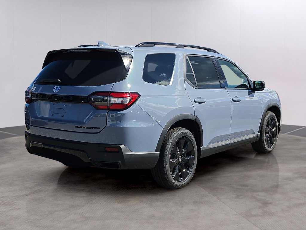 New 2026 Honda Pilot Black Edition image 3