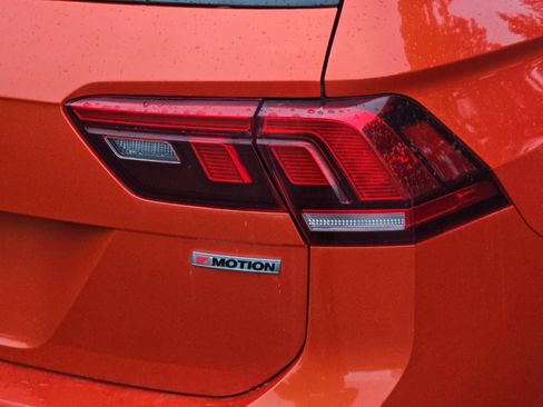 Used 2019 Volkswagen Tiguan S image 38