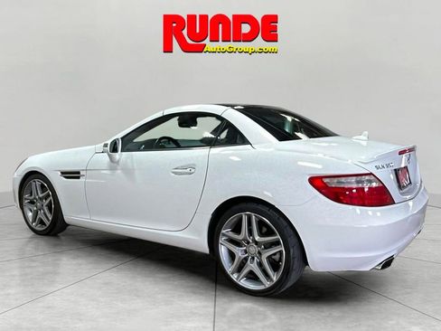Used 2016 Mercedes-Benz SLK 300 image 3