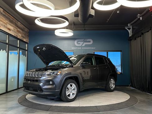 Used 2022 Jeep Compass Latitude AWD/4WD image 26