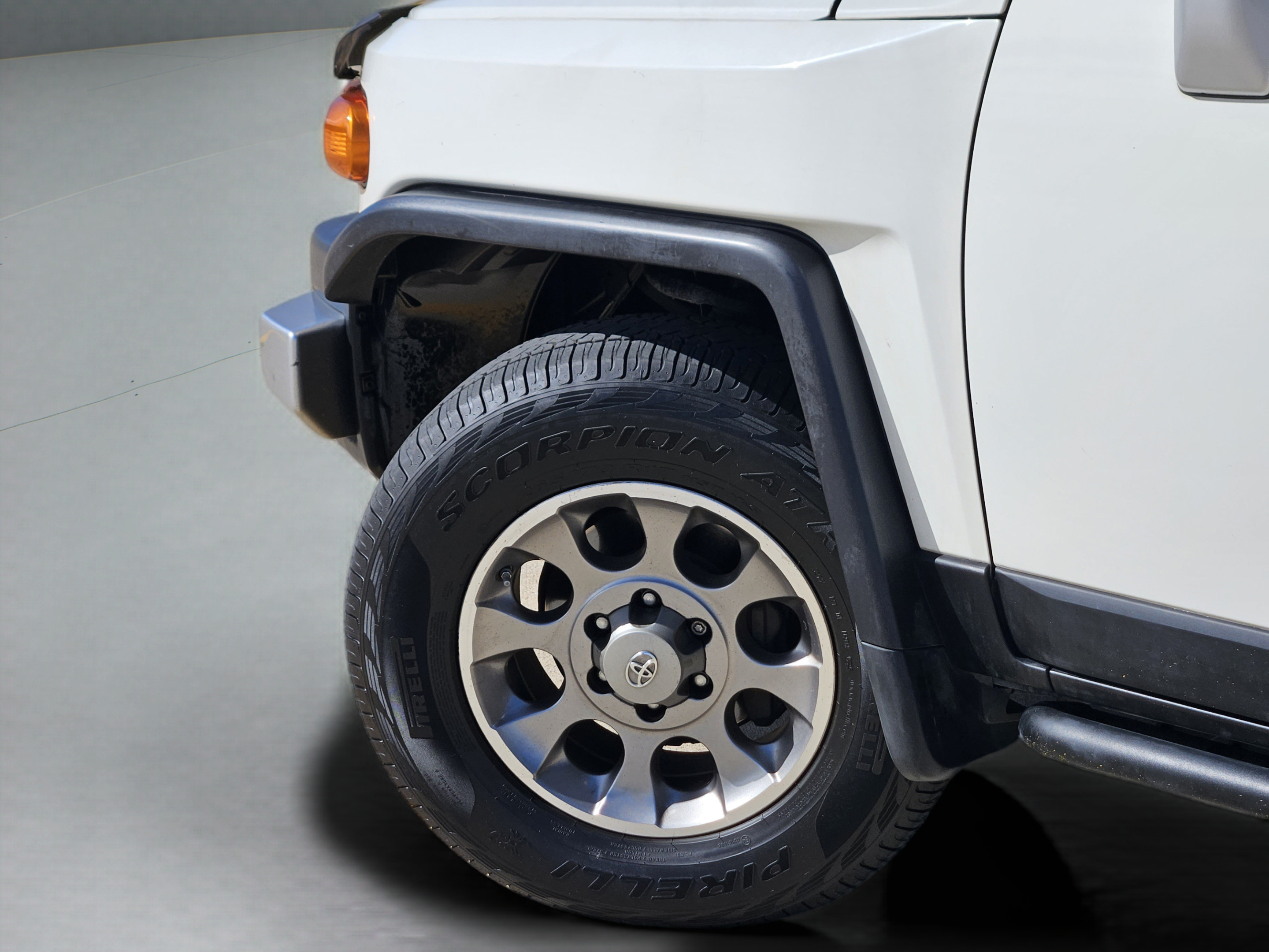 Used 2012 Toyota FJ Cruiser 4WD image 23
