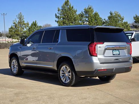 Used 2023 GMC Yukon XL SLT w/ SLT Luxury Package image 3