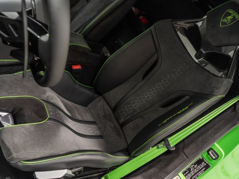Used 2024 Lamborghini Huracan Sterrato image 25