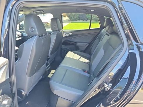 Used 2023 Volkswagen ID.4 Pro S AWD/4WD image 16