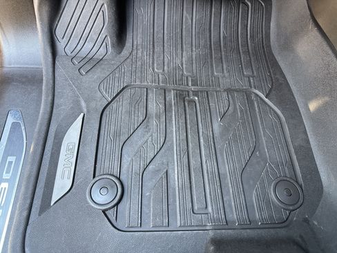 Used 2021 GMC Sierra 1500 Denali w/ Denali Ultimate Package image 17