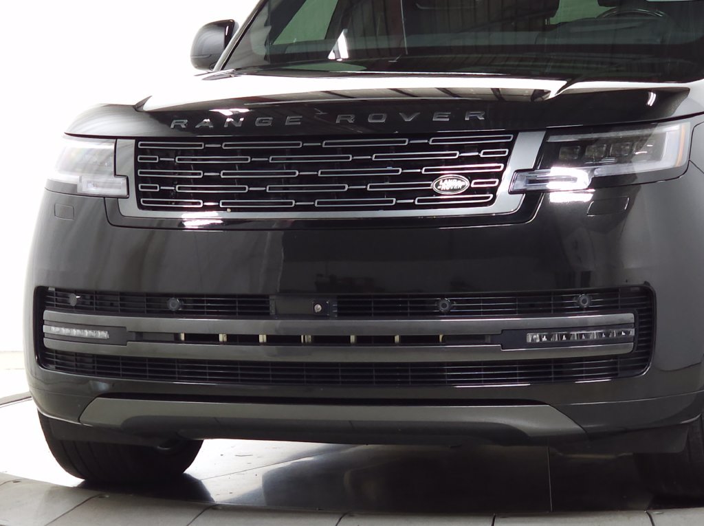 Certified 2025 Land Rover Range Rover Autobiography AWD/4WD image 2
