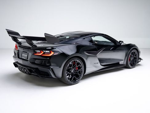 Used 2026 Chevrolet Corvette ZR1 w/ ZR1 Carbon Fiber Aero Package image 30