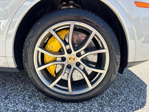 Used 2020 Porsche Cayenne Turbo S w/ Premium Package Plus AWD/4WD image 41