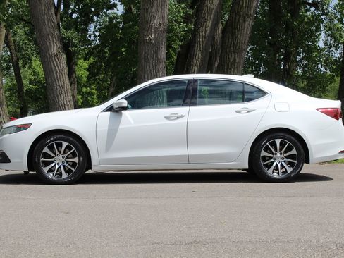 Used 2017 Acura TLX FWD image 4