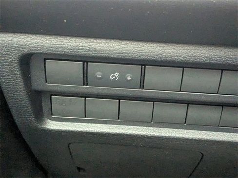 Used 2024 Mitsubishi Outlander SE image 29