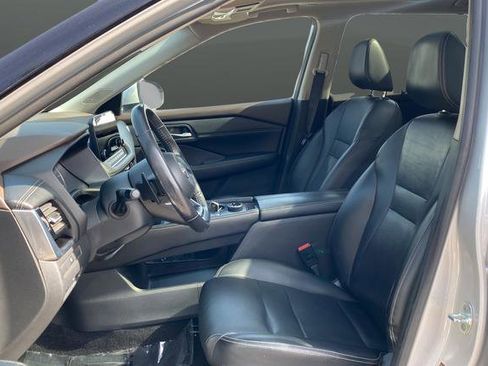 Used 2023 Nissan Rogue SL w/ SL Premium Package image 9