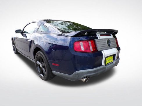 Used 2010 Ford Mustang GT RWD image 4