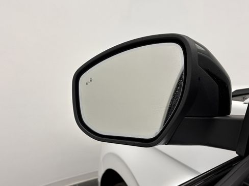 Used 2025 Ford Expedition Platinum image 13