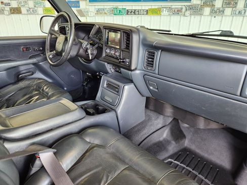 Used 1999 Chevrolet Silverado 2500 LT AWD/4WD image 2