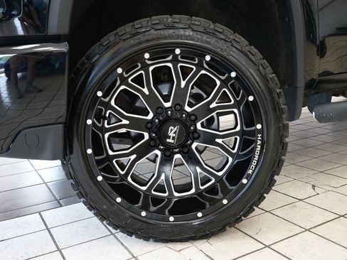 Used 2020 Chevrolet Silverado 2500 Custom w/ Custom Value Package AWD/4WD image 45