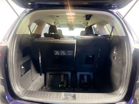 Used 2024 Kia Carnival LX FWD image 33