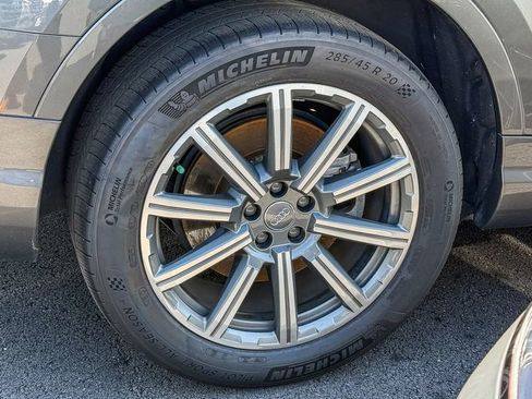Used 2019 Audi Q7 3.0T Premium Plus w/ Premium Plus Package AWD/4WD image 6