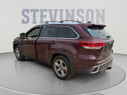 Used 2018 Toyota Highlander Limited AWD/4WD image 3