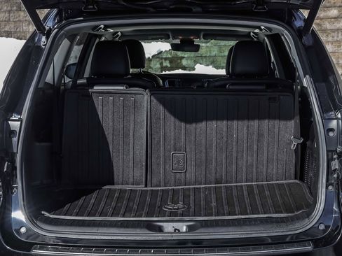 Used 2018 Toyota Highlander SE image 18