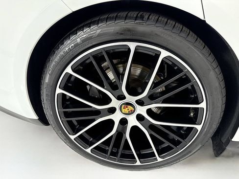 Certified 2023 Porsche Panamera Platinum Edition RWD image 33
