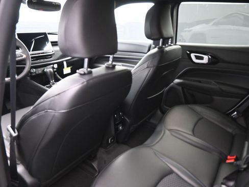 New 2026 Jeep Compass Latitude image 2