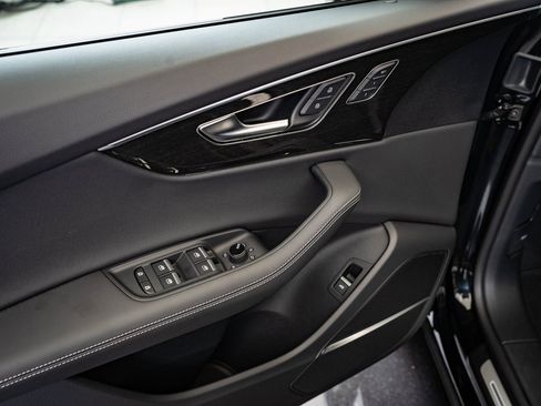 New 2026 Audi Q8 Premium Plus image 24