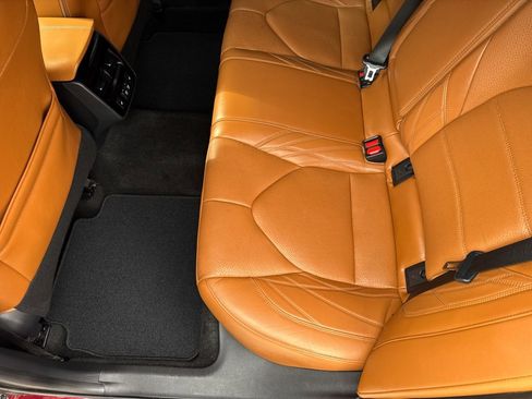 Used 2019 Toyota Avalon Limited image 13