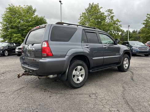 Used 2008 Toyota 4Runner SR5 AWD/4WD image 3