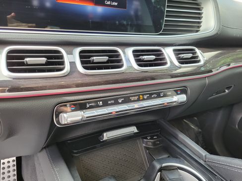 Used 2023 Mercedes-Benz GLS 450 4MATIC image 15