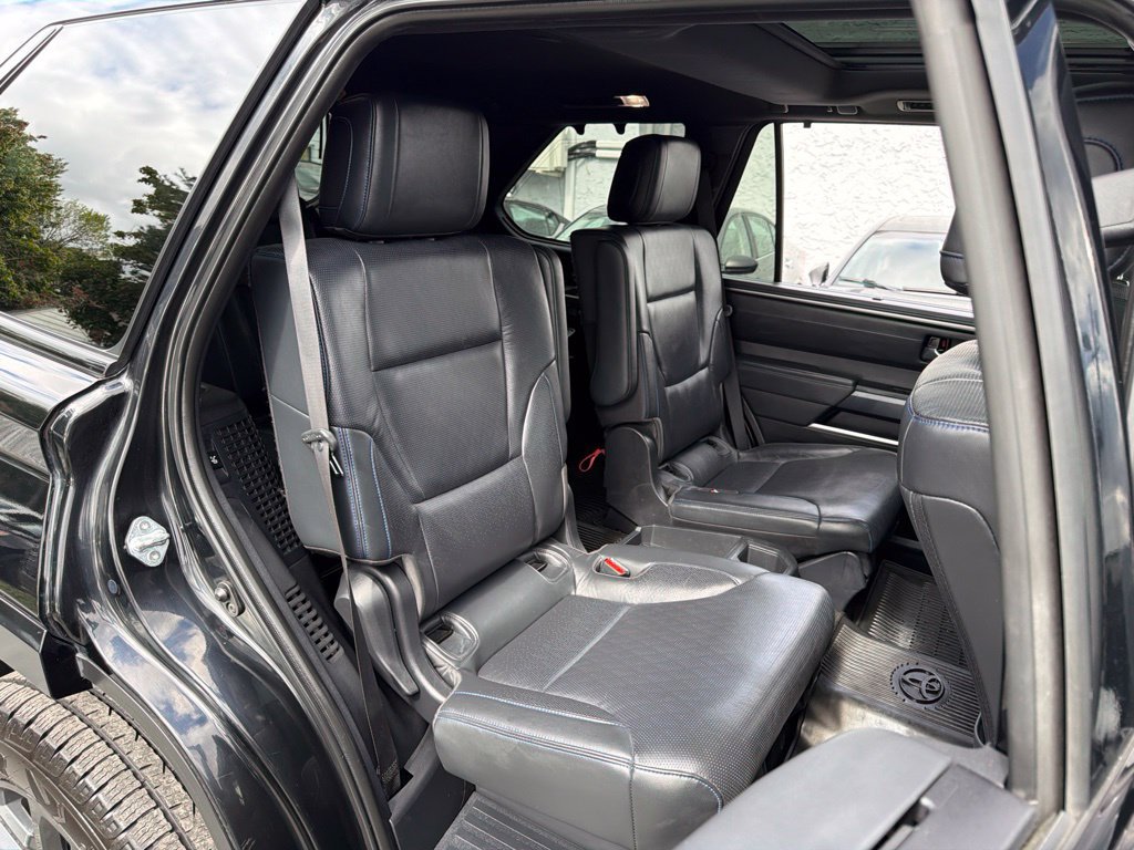 Used 2023 Toyota Sequoia Platinum AWD/4WD image 23