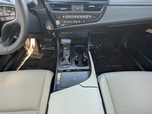 Used 2024 Lexus ES 350 w/ Premium Package image 19