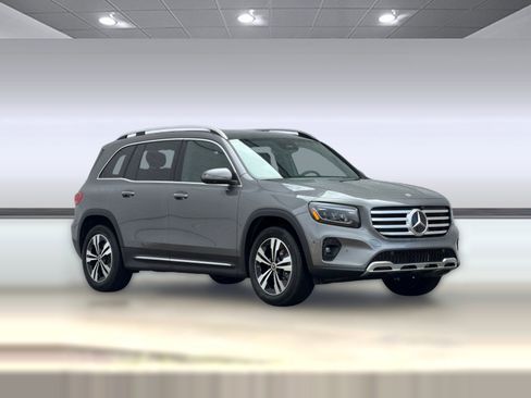 New 2026 Mercedes-Benz GLB 250 4MATIC image 6
