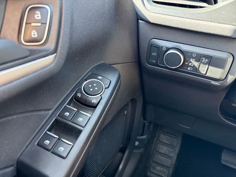 Certified 2022 Ford Escape SE w/ SE Sport Appearance Package image 22