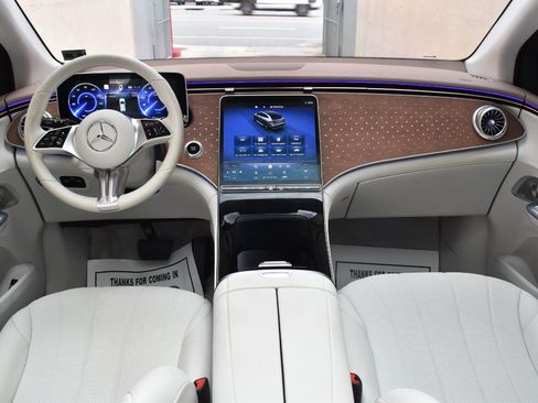 Used 2023 Mercedes-Benz EQE 350+ 4MATIC SUV w/ Exclusive Trim Package image 21