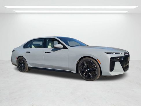 New 2026 BMW 760i xDrive w/ Premium Package AWD/4WD image 2