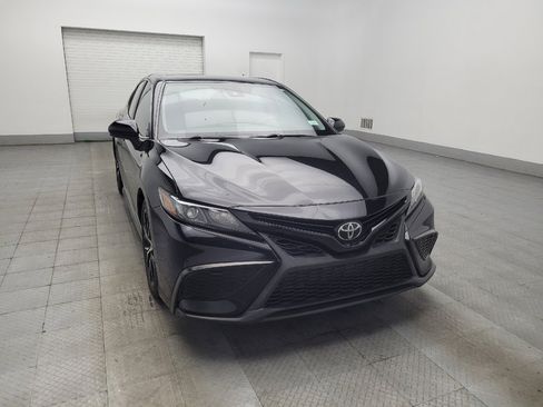Used 2021 Toyota Camry SE FWD image 13