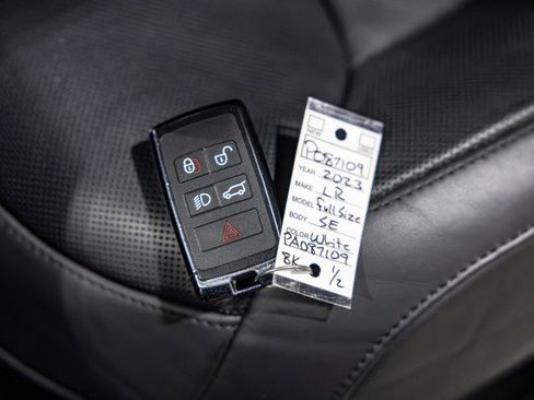 Used 2023 Land Rover Range Rover SE image 42