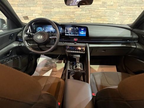 New 2025 Hyundai Elantra SEL image 27