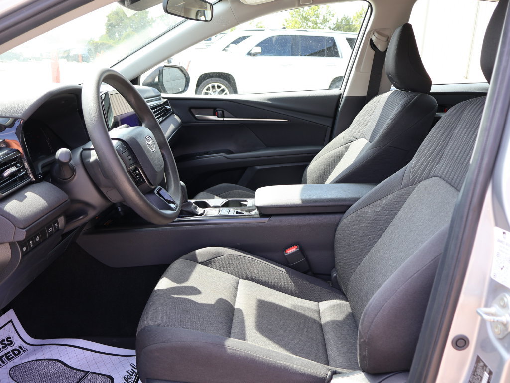 Used 2025 Toyota Camry LE FWD image 21
