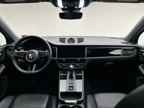 Used 2024 Porsche Macan AWD/4WD image 20
