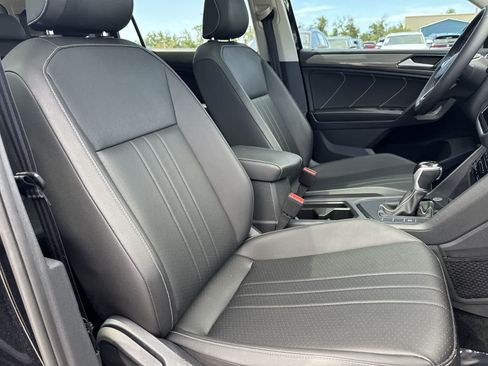Certified 2023 Volkswagen Tiguan SE w/ Panoramic Sunroof Package FWD image 27