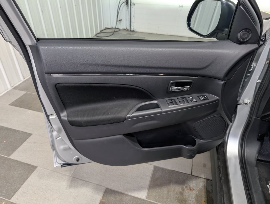 Used 2026 Mitsubishi Outlander Sport ES AWD/4WD image 11