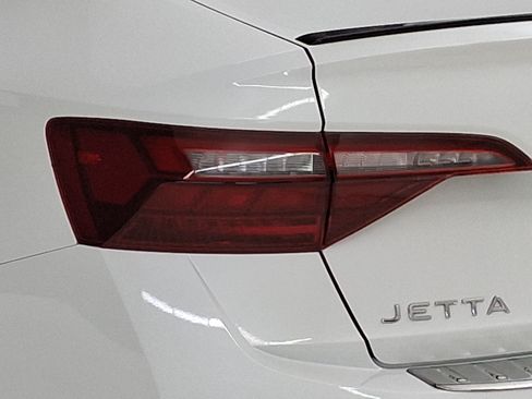 Used 2023 Volkswagen Jetta SE FWD image 21