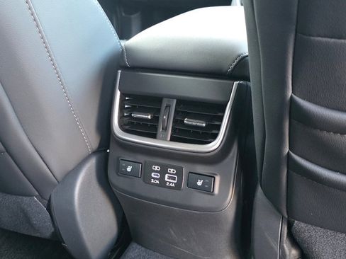 Used 2025 Subaru Outback Limited image 24