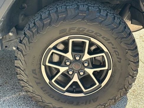 Used 2024 Jeep Wrangler Unlimited Rubicon AWD/4WD image 27