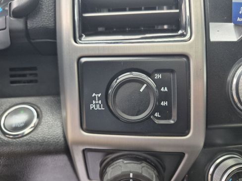 Certified 2020 Ford F150 Platinum w/ Equipment Group 701A Luxury image 22