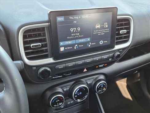 Used 2023 Hyundai Venue SEL FWD image 14