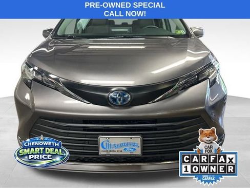 Used 2023 Toyota Sienna XLE image 7