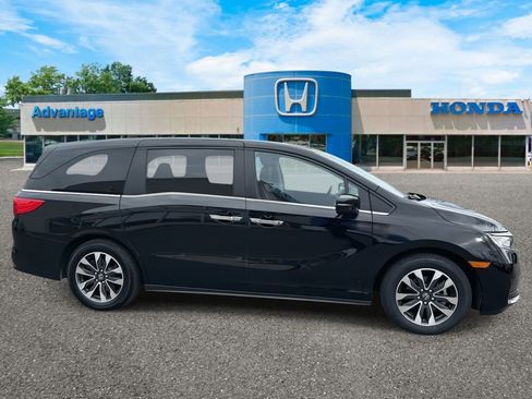 Certified 2024 Honda Odyssey EX-L image 3