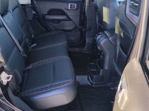 Used 2022 Jeep Wrangler Unlimited Sahara image 22